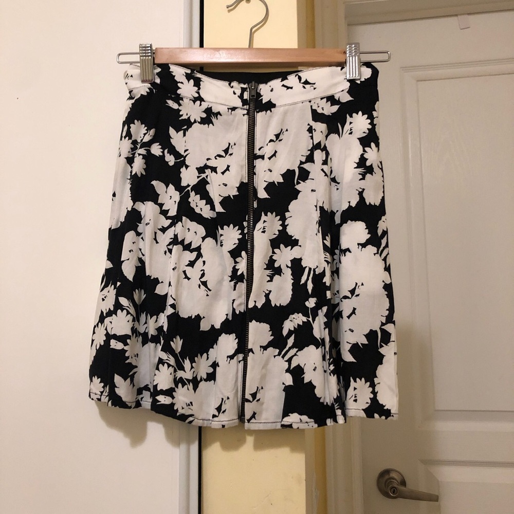 Urban outfitters Zipped Floral Skirt!